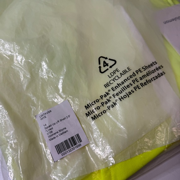 NWT Lululemon Speed Up Low Rise Short 2.5" Highlight Yellow Size 14 - Picture 8 of 10